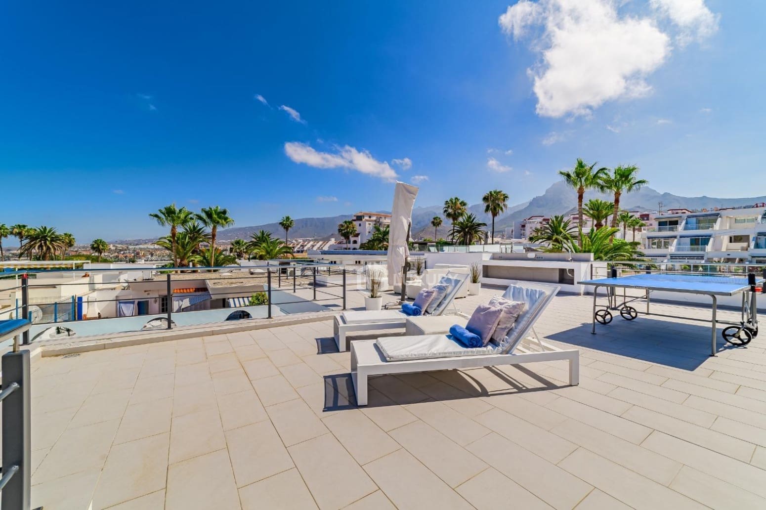 Chalet de 4 habitaciones en Adeje en venta con garaje - 2.450.000 € (Ref: 9809673)