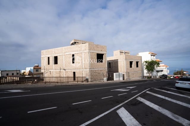 3 soveværelse Villa til salg i Guía de Isora med garage - € 1.400.000 (Ref: 9809675)