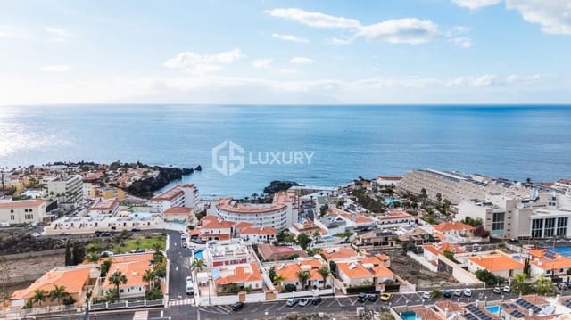 6 soveværelse Villa til salg i Puerto Santiago, Santiago del Teide med garage - € 1.195.000 (Ref: 9809678)