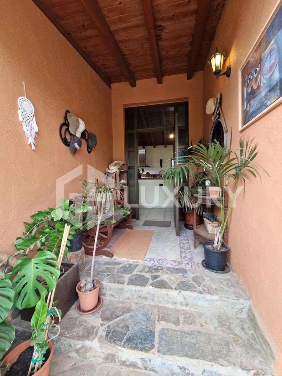 8 slaapkamer Villa te koop in Guia de Isora met zwembad garage - € 980.000 (Ref: 9815073)