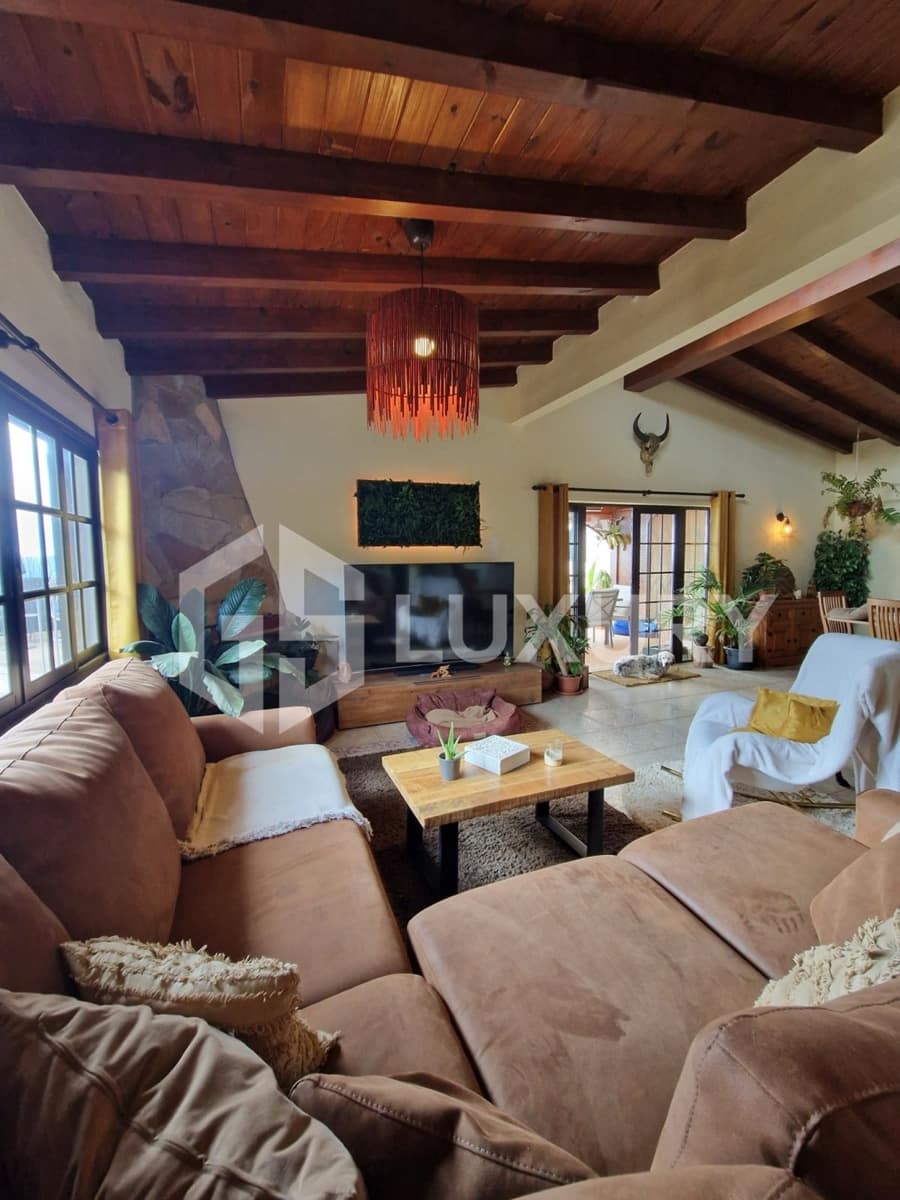 8 slaapkamer Villa te koop in Guia de Isora met zwembad garage - € 980.000 (Ref: 9815073)