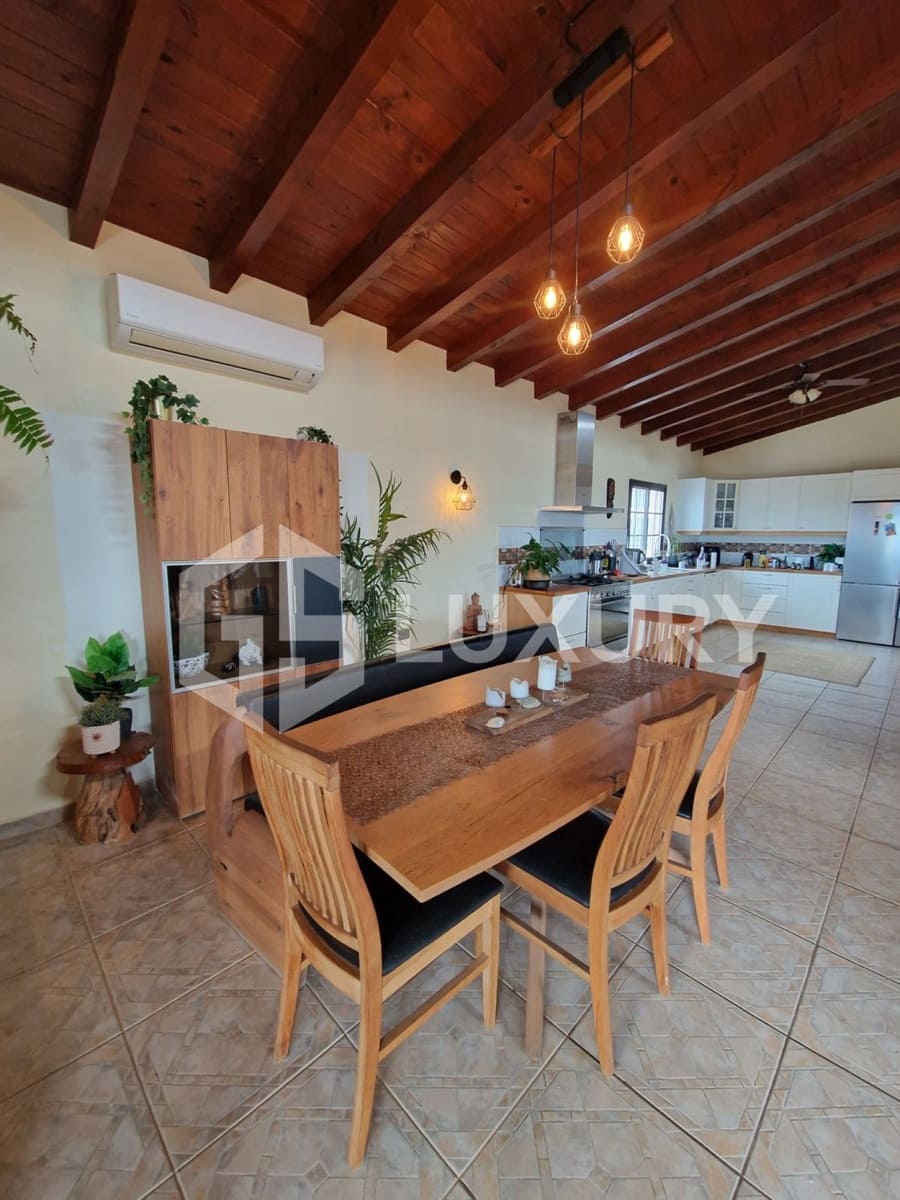 8 slaapkamer Villa te koop in Guia de Isora met zwembad garage - € 980.000 (Ref: 9815073)