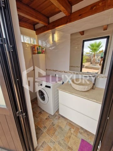 8 slaapkamer Villa te koop in Guía de Isora met zwembad garage - € 980.000 (Ref: 9815073)