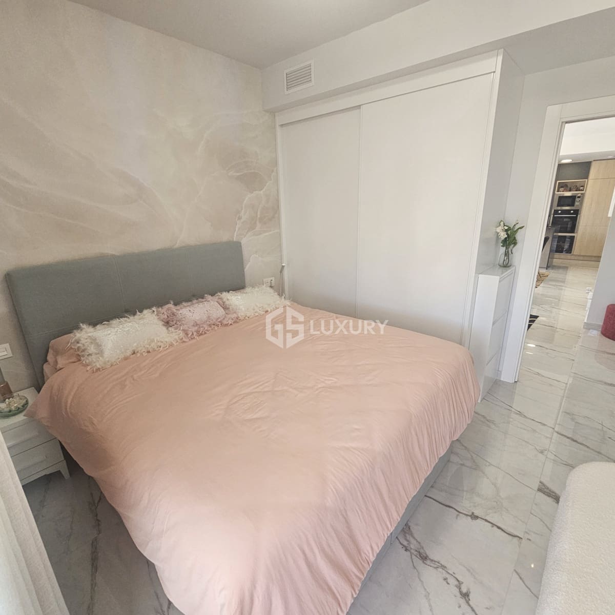 3 soverom Leilighet til salgs i Los Altos med svømmebasseng garasje - € 559 000 (Ref: 9816658)