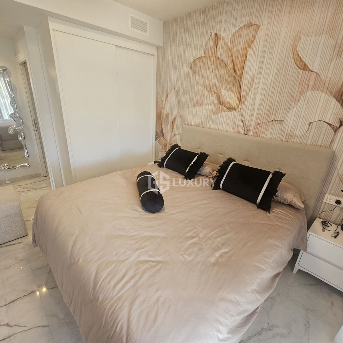 3 soverom Leilighet til salgs i Los Altos med svømmebasseng garasje - € 559 000 (Ref: 9816658)