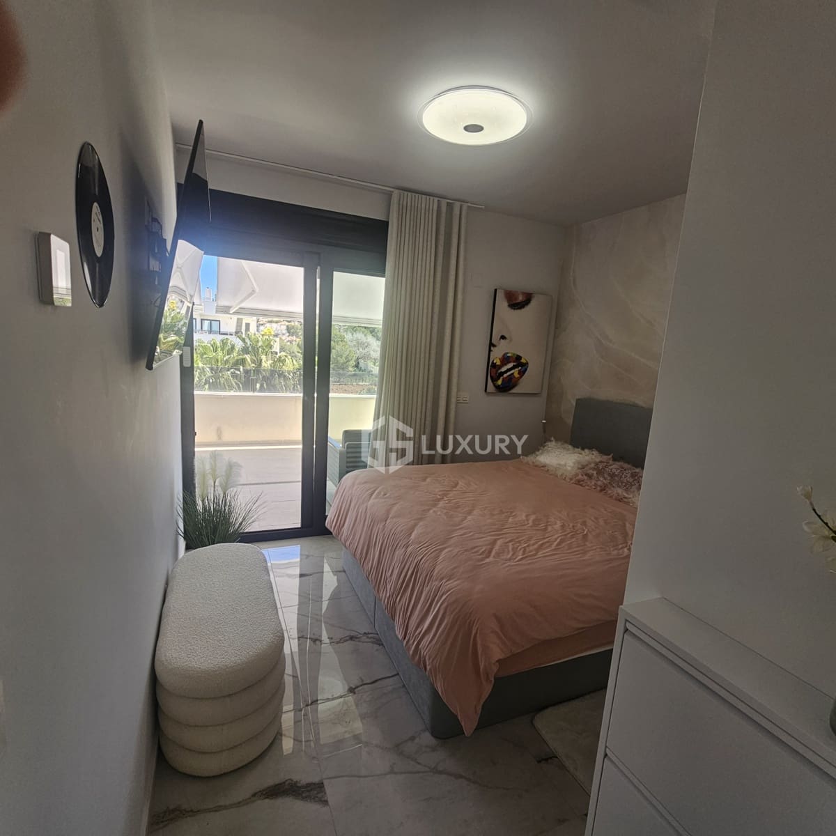 3 soverom Leilighet til salgs i Los Altos med svømmebasseng garasje - € 559 000 (Ref: 9816658)