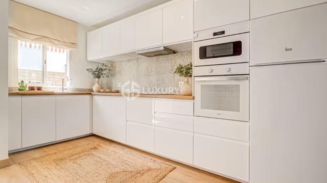 1 soveværelse Lejlighed til salg i Playa del Duque, Adeje med garage - € 529.000 (Ref: 9821273)