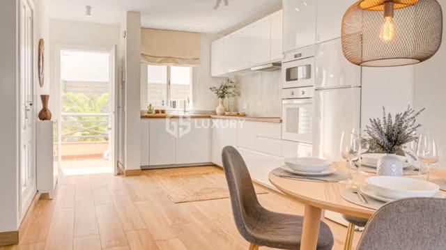 1 soveværelse Lejlighed til salg i Playa del Duque, Adeje med garage - € 529.000 (Ref: 9821273)