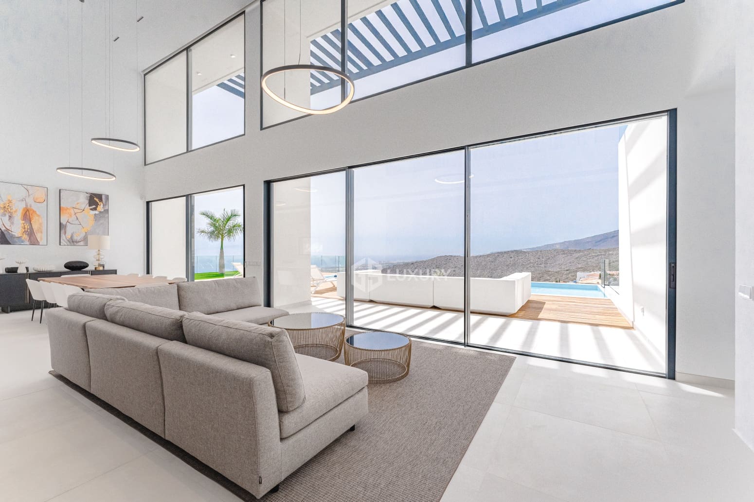 4 bedroom Villa for sale in Adeje with garage - € 2,290,000 (Ref: 9821274)