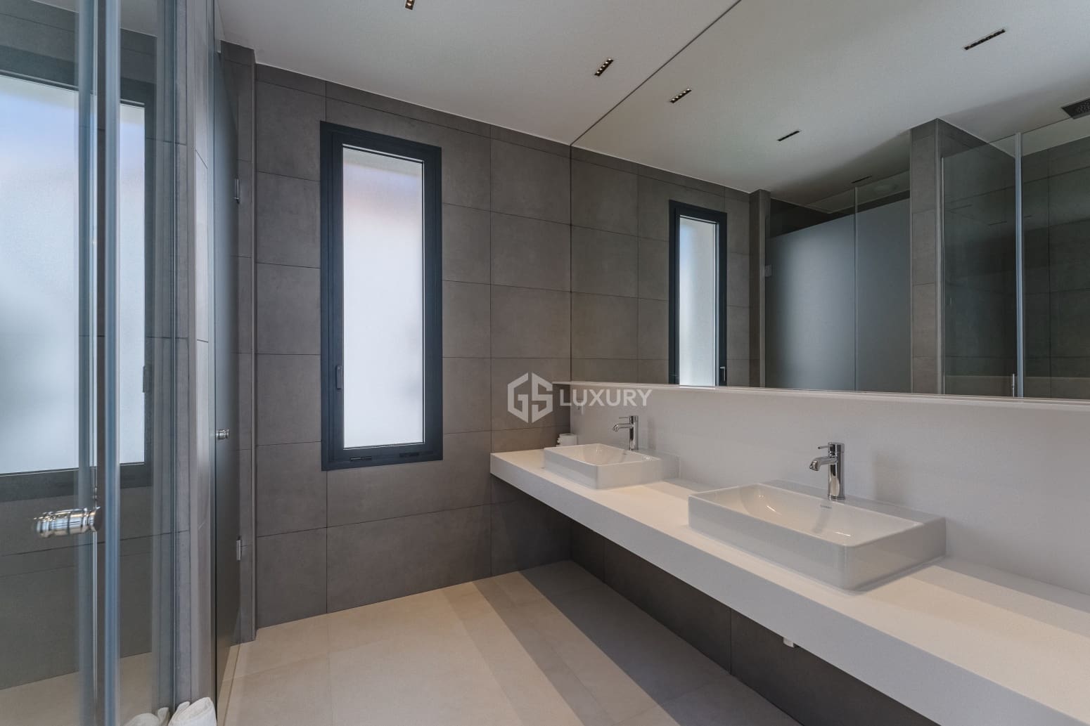 4 bedroom Villa for sale in Adeje with garage - € 2,290,000 (Ref: 9821274)