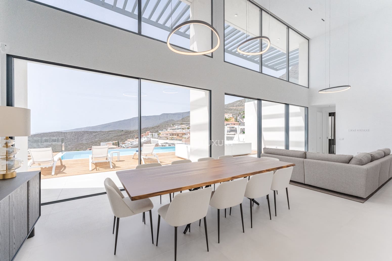 4 bedroom Villa for sale in Adeje with garage - € 2,290,000 (Ref: 9821274)