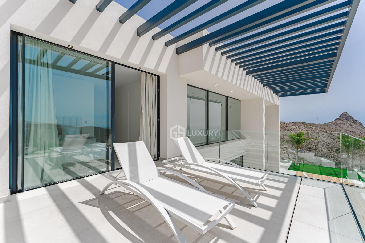 4 bedroom Villa for sale in Adeje with garage - € 2,290,000 (Ref: 9821274)