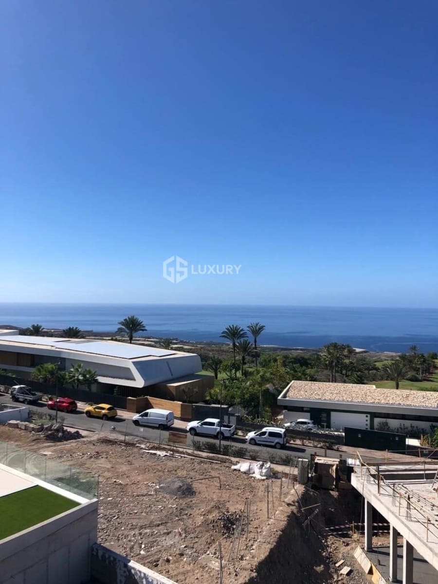 4 bedroom Villa for sale in Guia de Isora with garage - € 3,290,000 (Ref: 9821277)