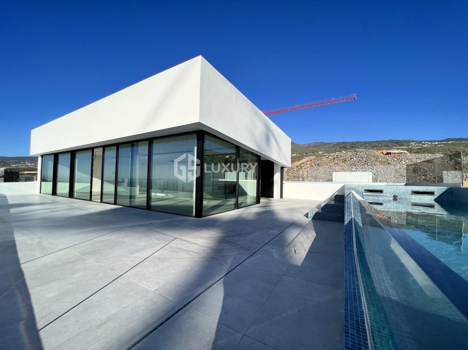 4 bedroom Villa for sale in Guia de Isora with garage - € 3,290,000 (Ref: 9821277)