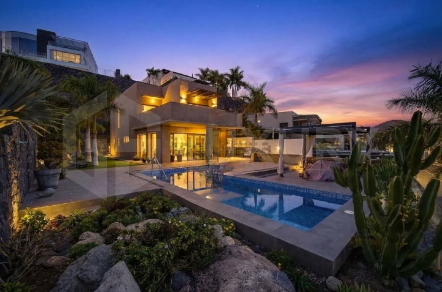 3 bedroom Villa for sale in Adeje with pool garage - € 2,500,000 (Ref: 9821279)
