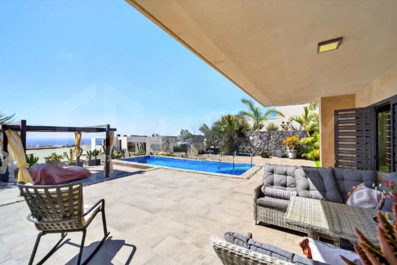 3 bedroom Villa for sale in Adeje with pool garage - € 2,500,000 (Ref: 9821279)