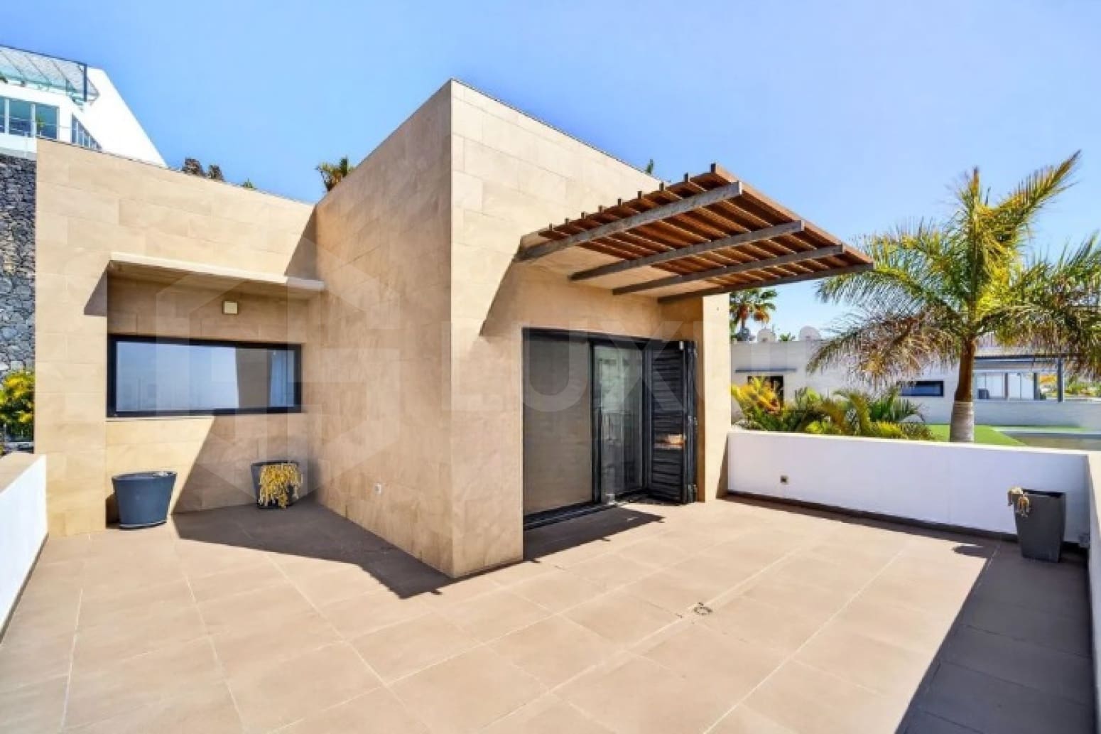 3 bedroom Villa for sale in Adeje with pool garage - € 2,500,000 (Ref: 9821279)