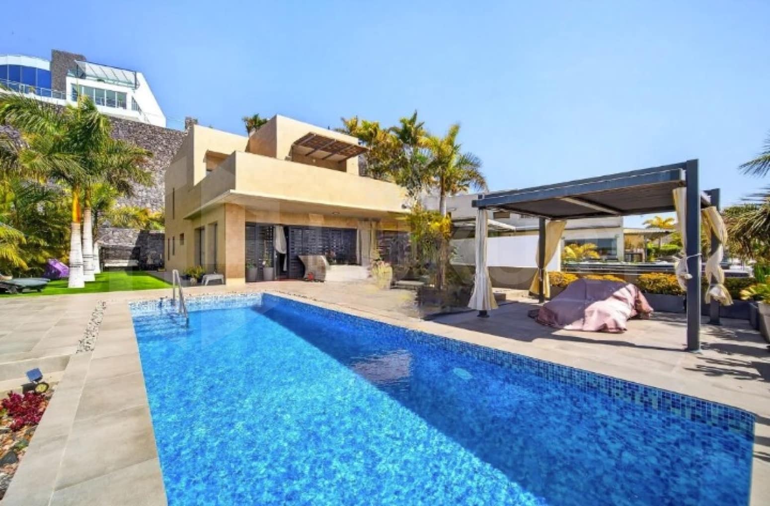 3 bedroom Villa for sale in Adeje with pool garage - € 2,500,000 (Ref: 9821279)