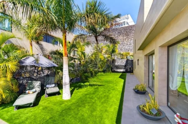 3 slaapkamer Villa te koop in La Caldera, Adeje met zwembad garage - € 2.500.000 (Ref: 9821279)