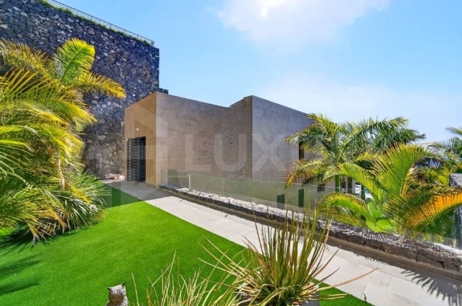 3 bedroom Villa for sale in Adeje with pool garage - € 2,500,000 (Ref: 9821279)