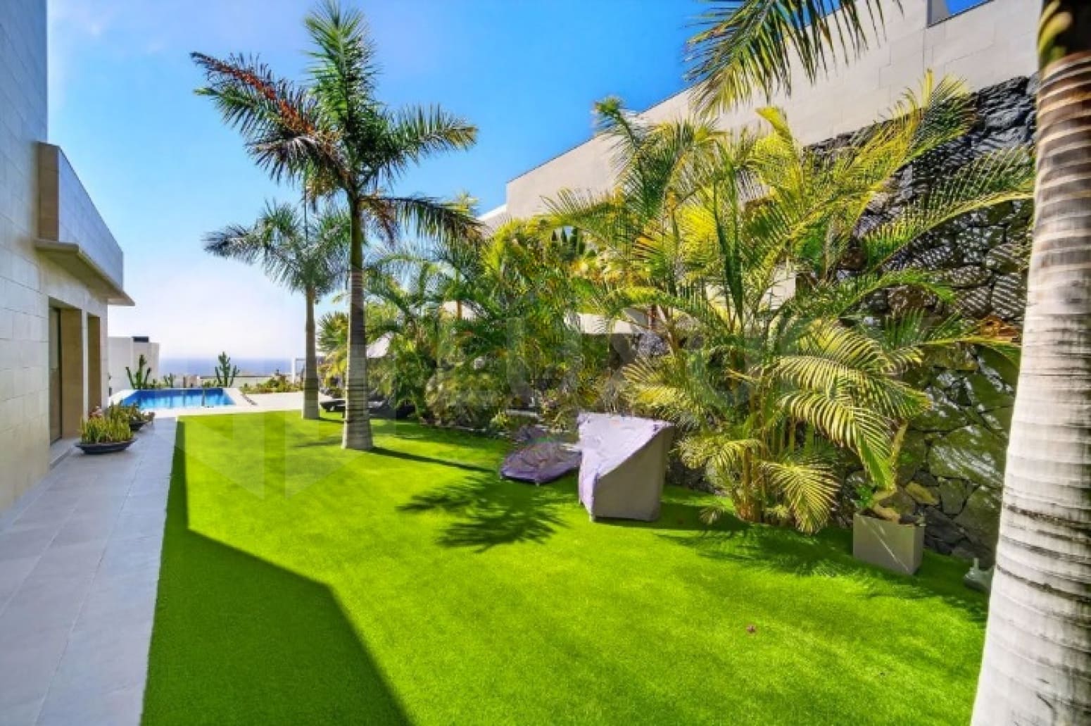 3 bedroom Villa for sale in Adeje with pool garage - € 2,500,000 (Ref: 9821279)
