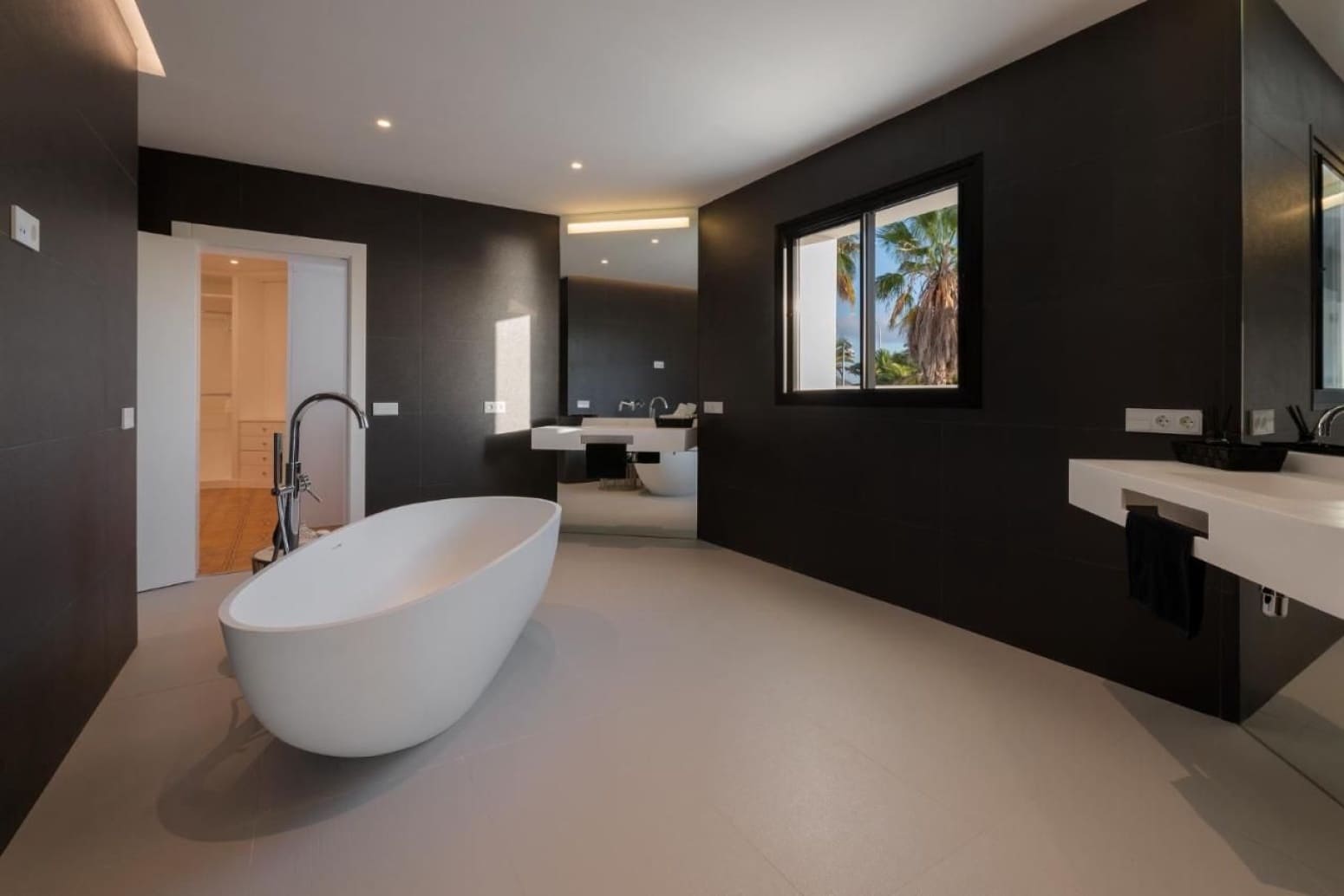 Chalet de 7 habitaciones en Adeje en venta con garaje - 8.500.000 € (Ref: 9821291)