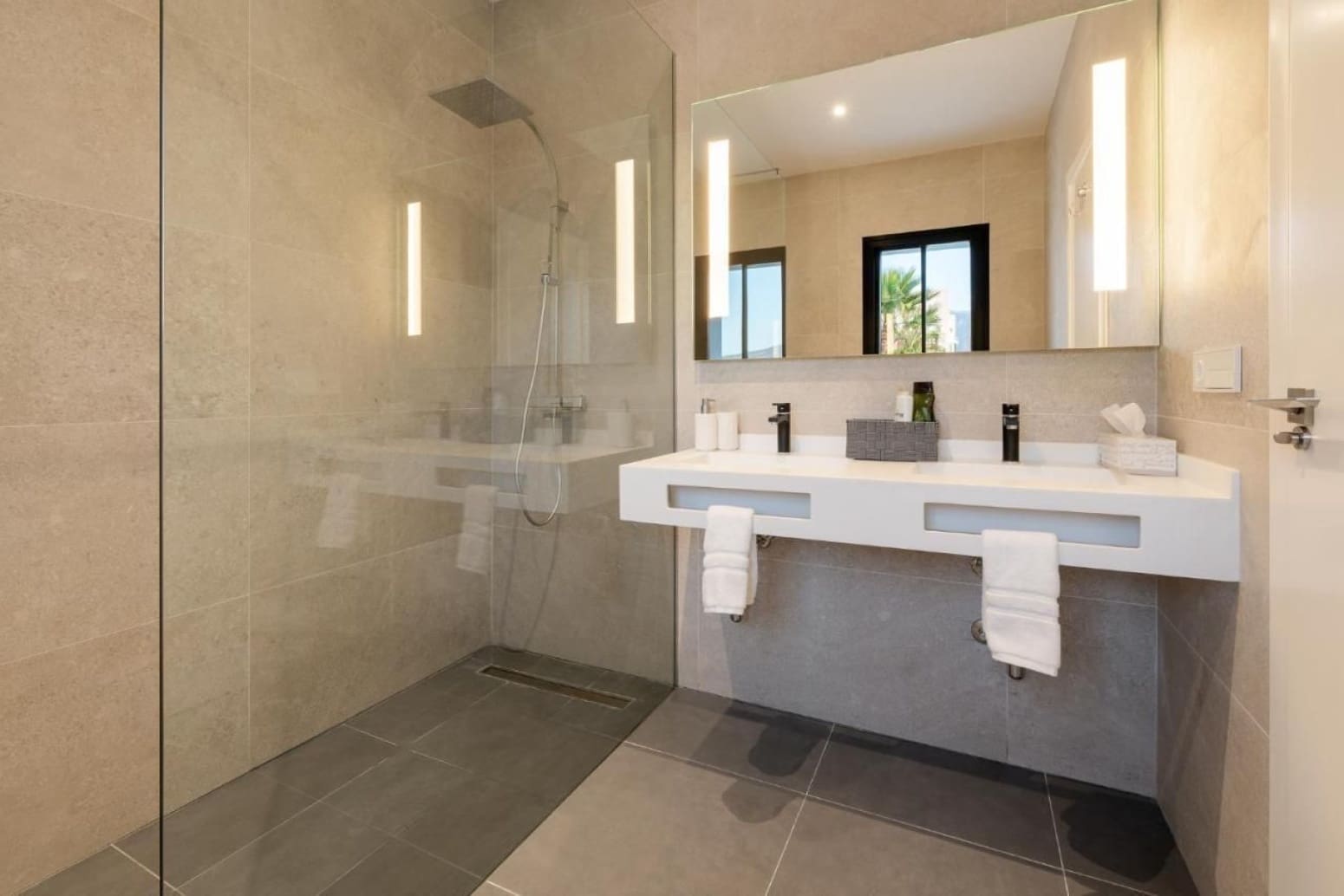 Chalet de 7 habitaciones en Adeje en venta con garaje - 8.500.000 € (Ref: 9821291)
