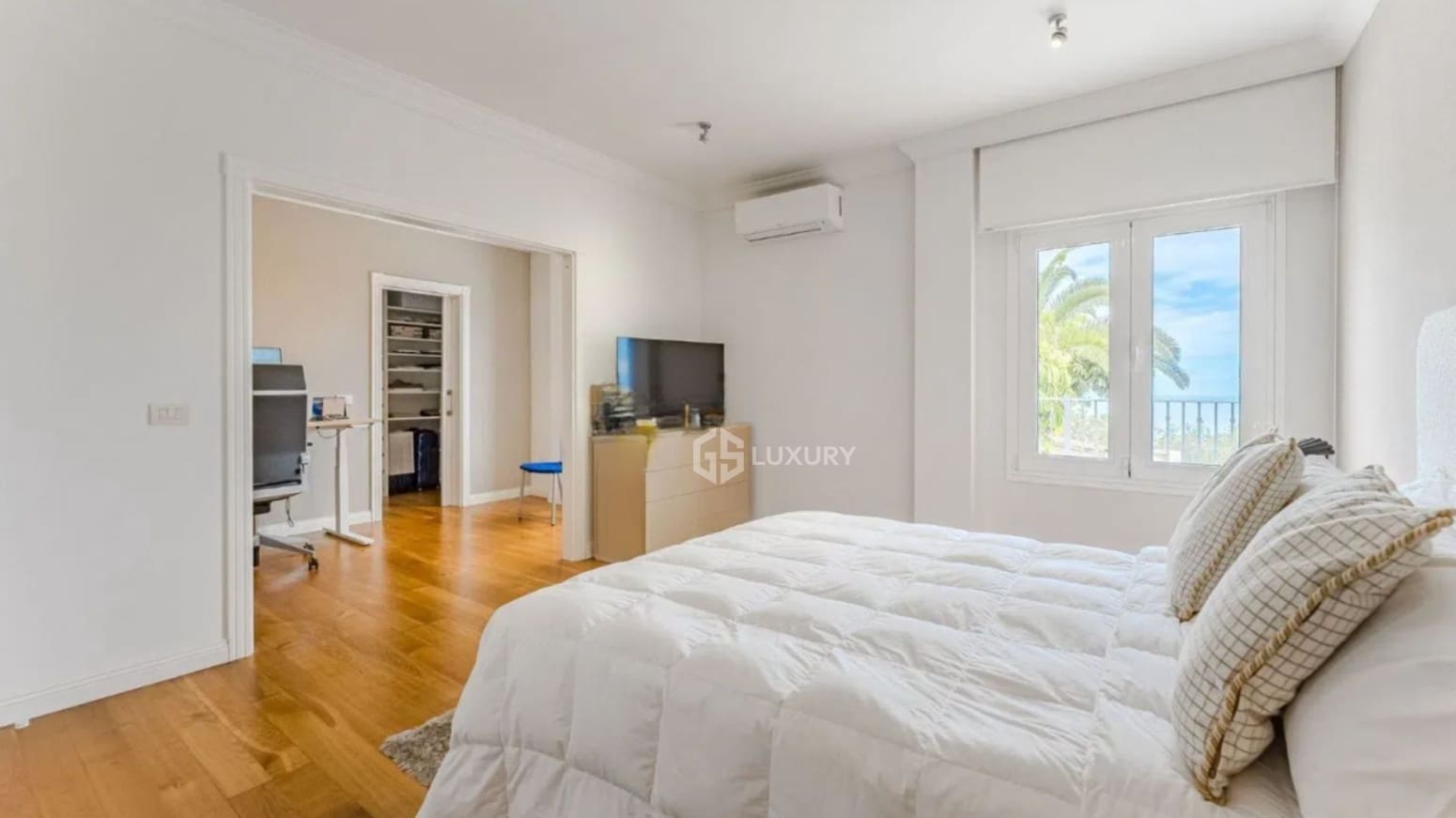 6 bedroom Villa for sale in Adeje with garage - € 2,850,000 (Ref: 9821292)
