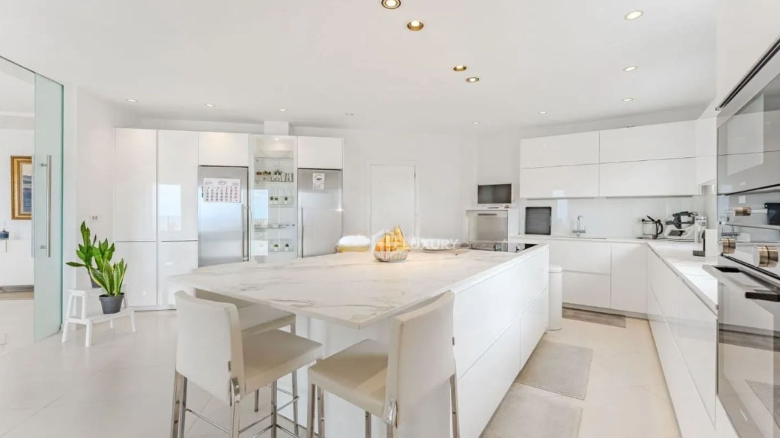 6 bedroom Villa for sale in Adeje with garage - € 2,850,000 (Ref: 9821292)