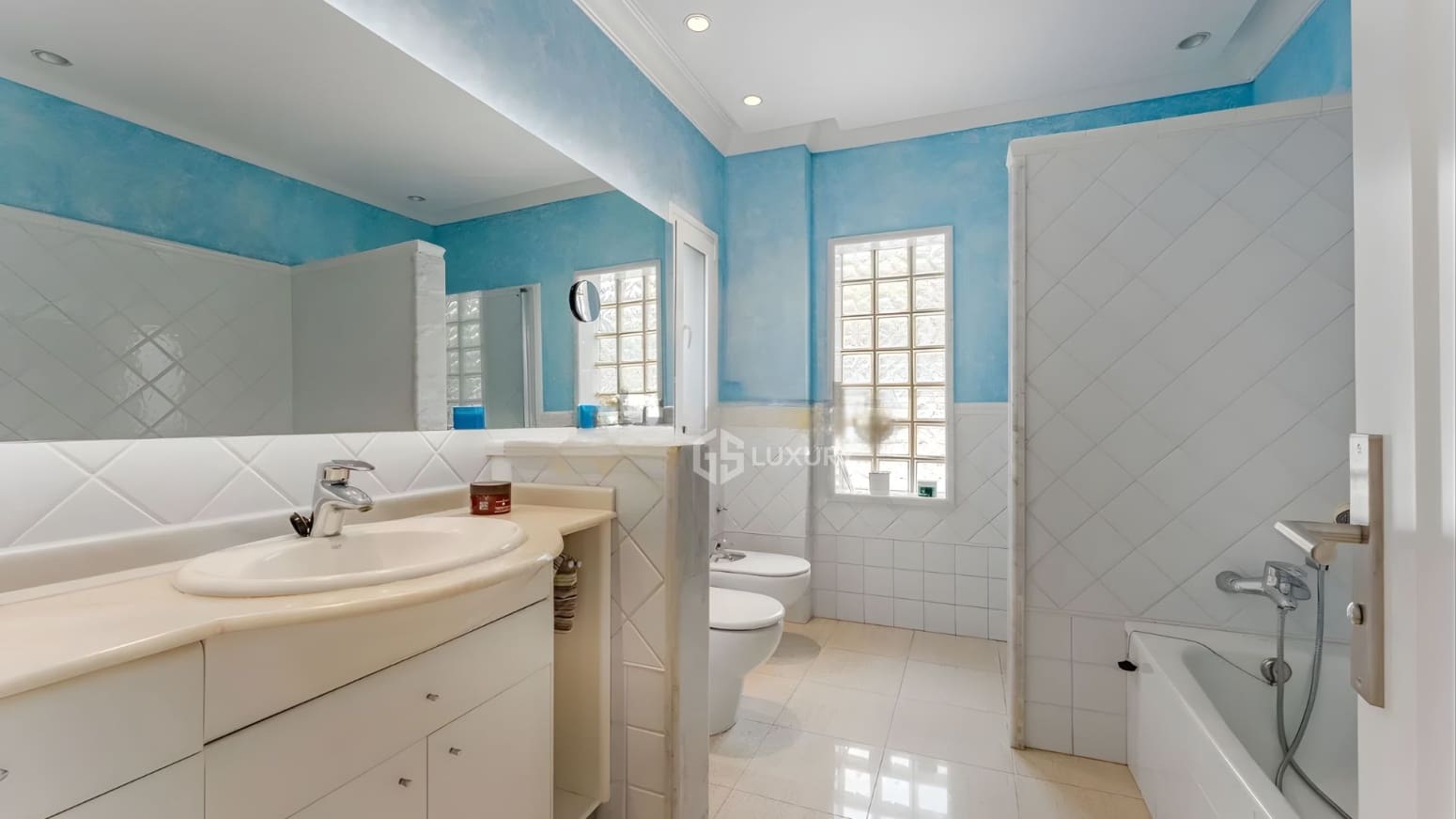 6 bedroom Villa for sale in Adeje with garage - € 2,850,000 (Ref: 9821292)