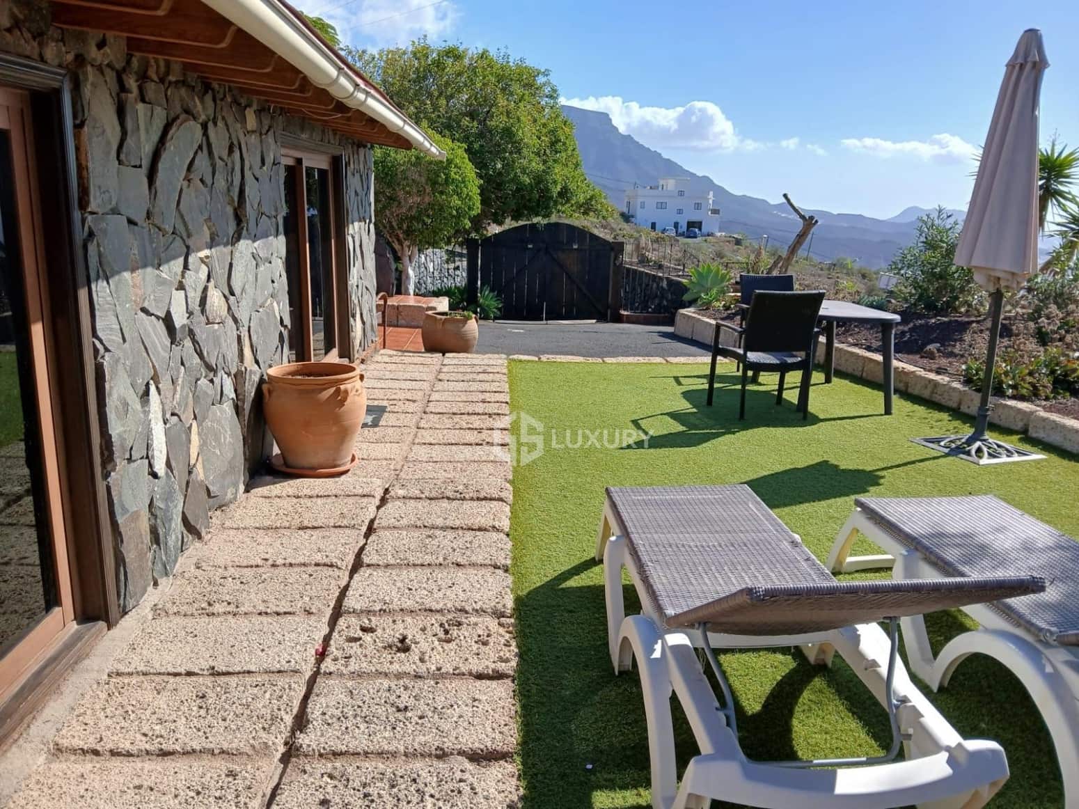 5 slaapkamer Villa te koop in Adeje - € 1.600.000 (Ref: 9821293)