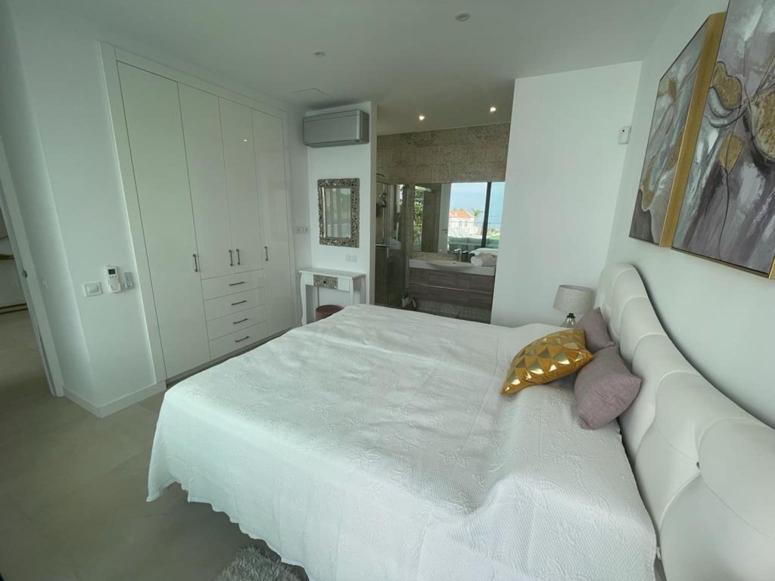 4 bedroom Villa for sale in Adeje with pool garage - € 1,990,000 (Ref: 9821298)