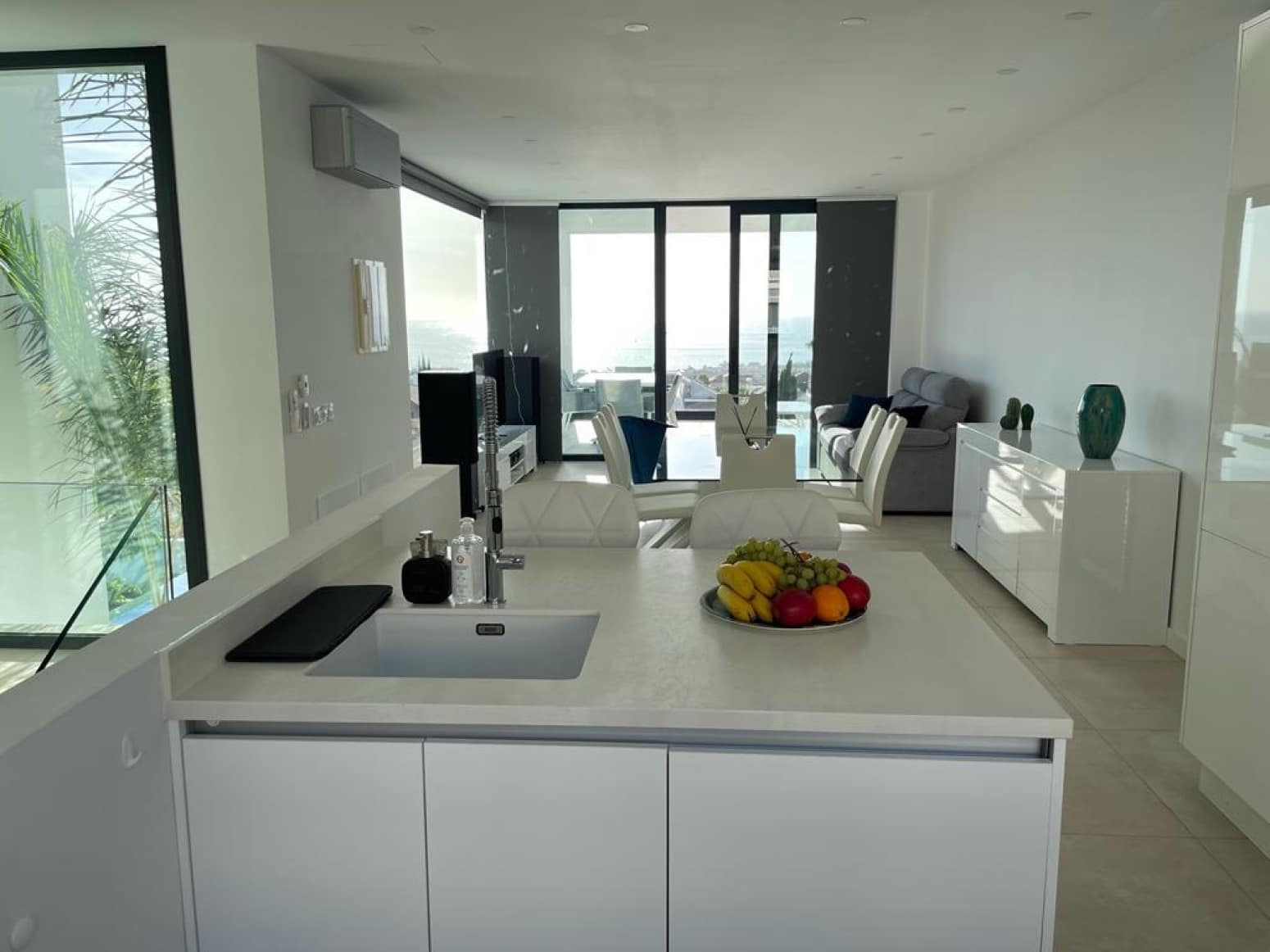 4 bedroom Villa for sale in Adeje with pool garage - € 1,990,000 (Ref: 9821298)