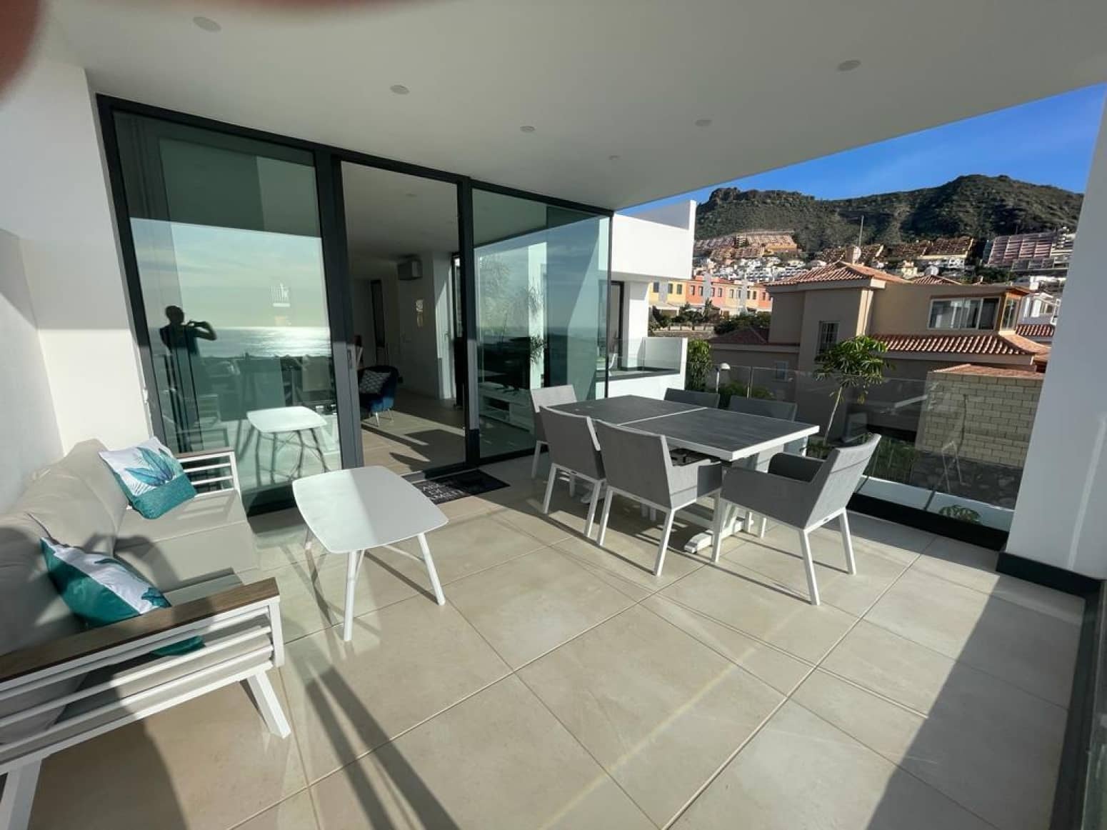 4 bedroom Villa for sale in Adeje with pool garage - € 1,990,000 (Ref: 9821298)