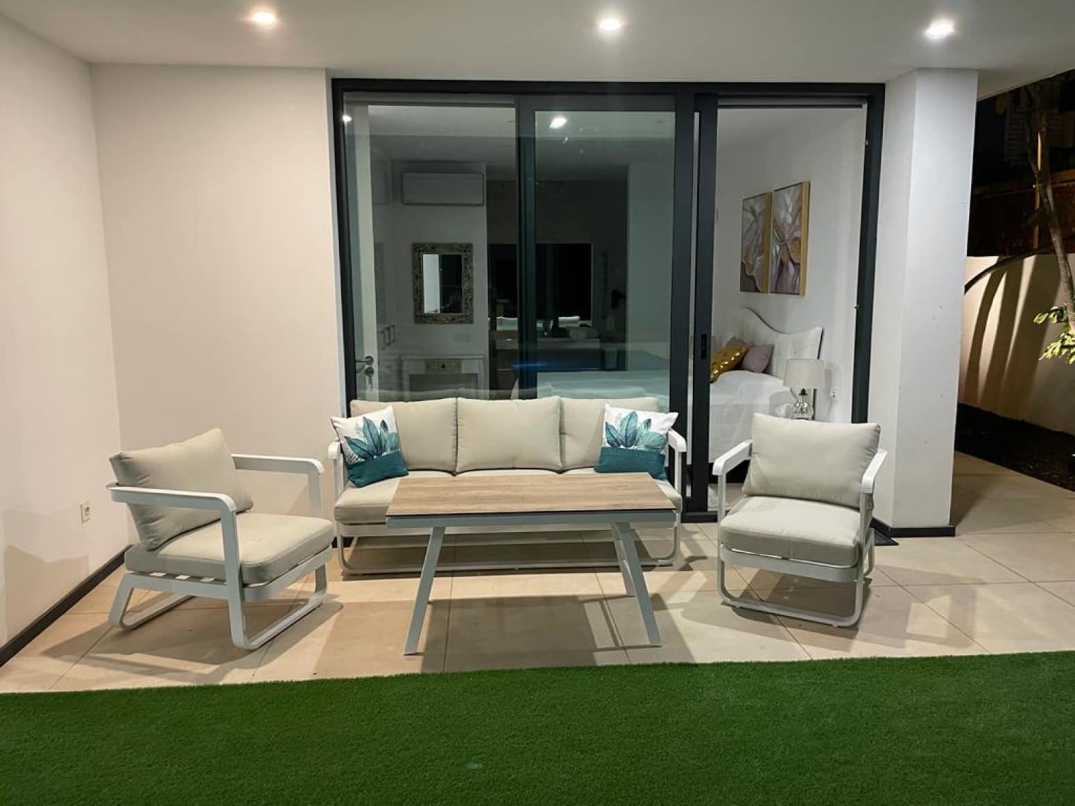 4 bedroom Villa for sale in Adeje with pool garage - € 1,990,000 (Ref: 9821298)