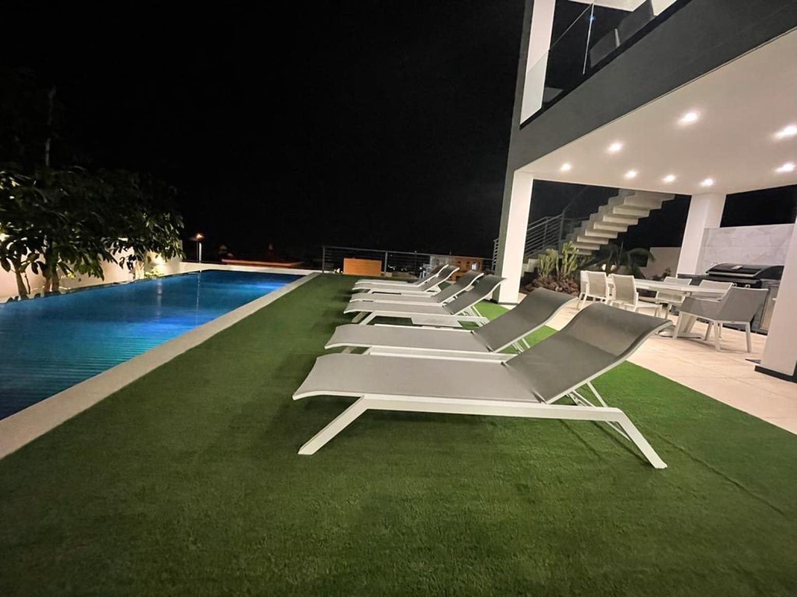 4 bedroom Villa for sale in Adeje with pool garage - € 1,990,000 (Ref: 9821298)