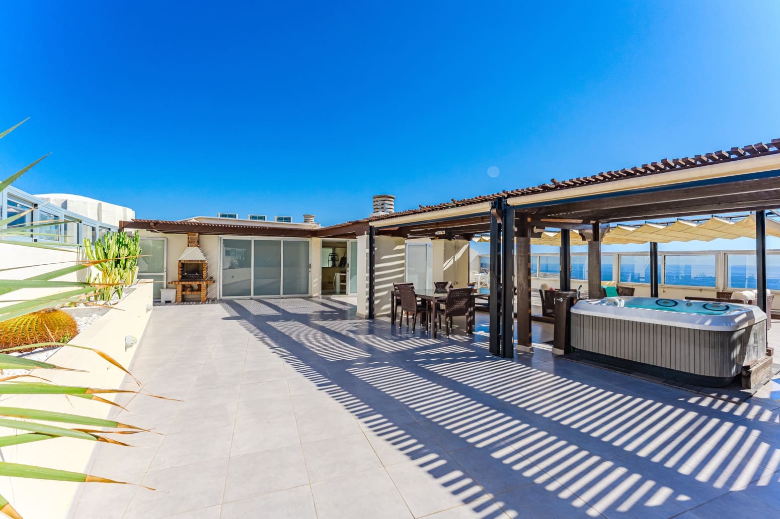 4 bedroom Flat for sale in Adeje with garage - € 900,000 (Ref: 9821299)