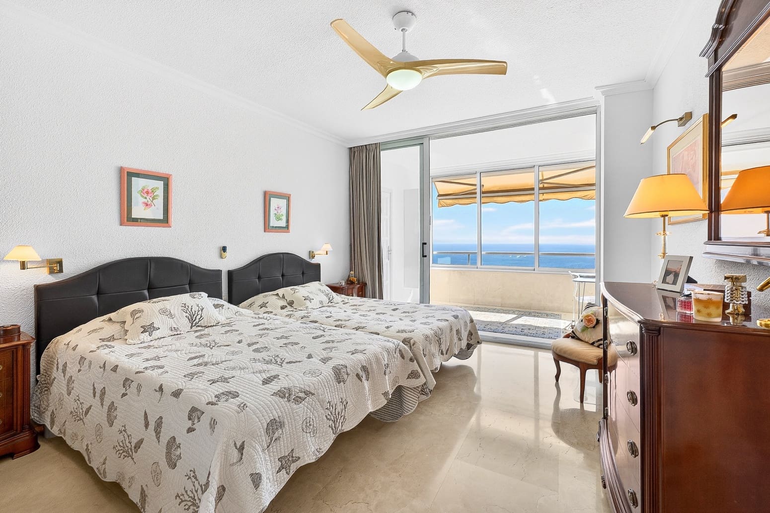 4 bedroom Flat for sale in Adeje with garage - € 900,000 (Ref: 9821299)