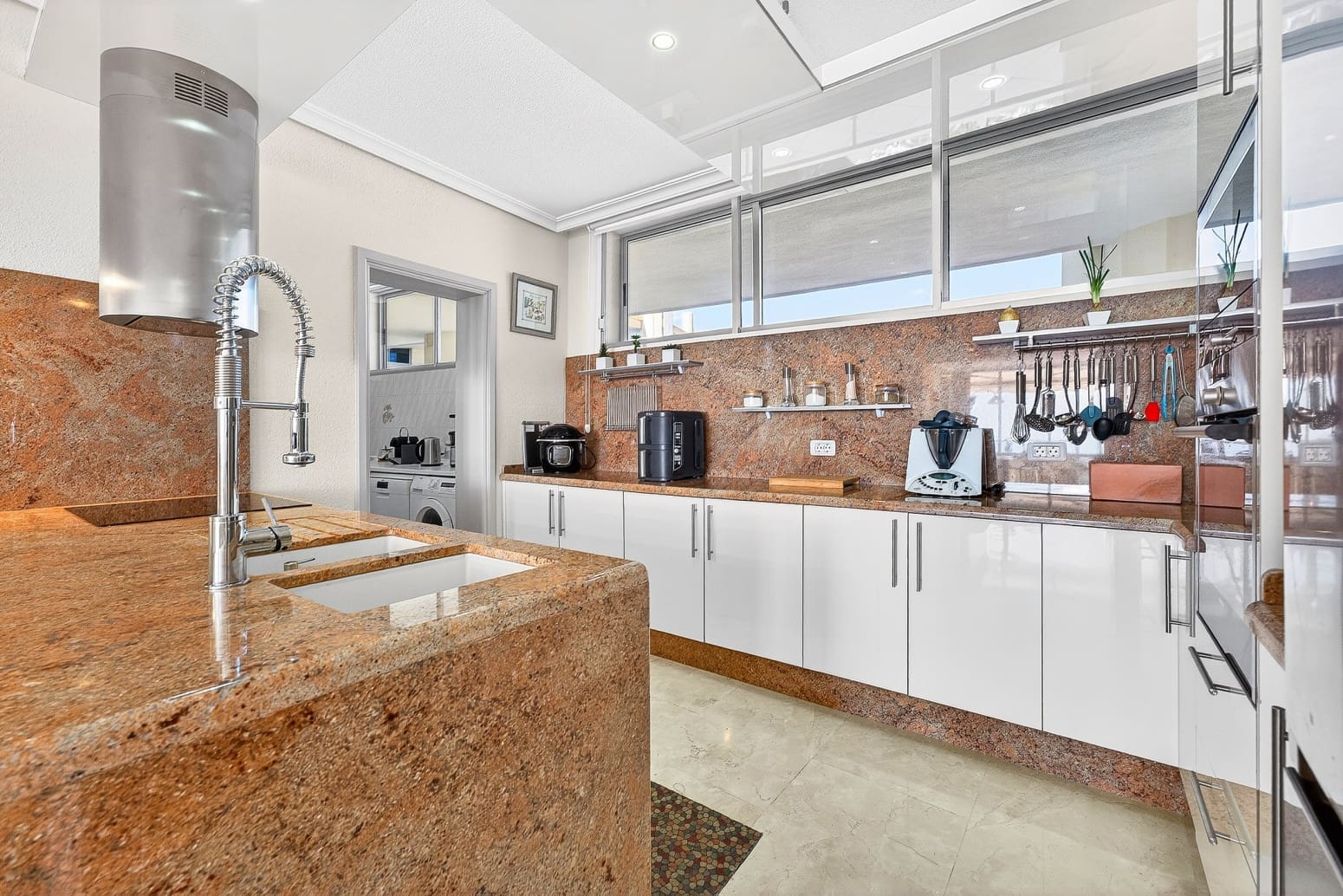 4 bedroom Flat for sale in Adeje with garage - € 900,000 (Ref: 9821299)