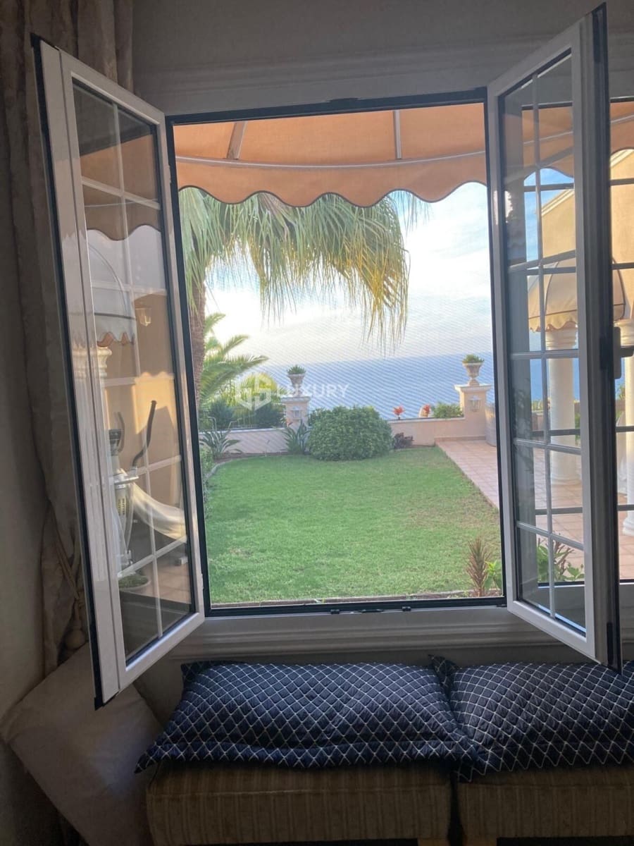 4 bedroom Villa for sale in Santa Ursula with garage - € 1,500,000 (Ref: 9821300)
