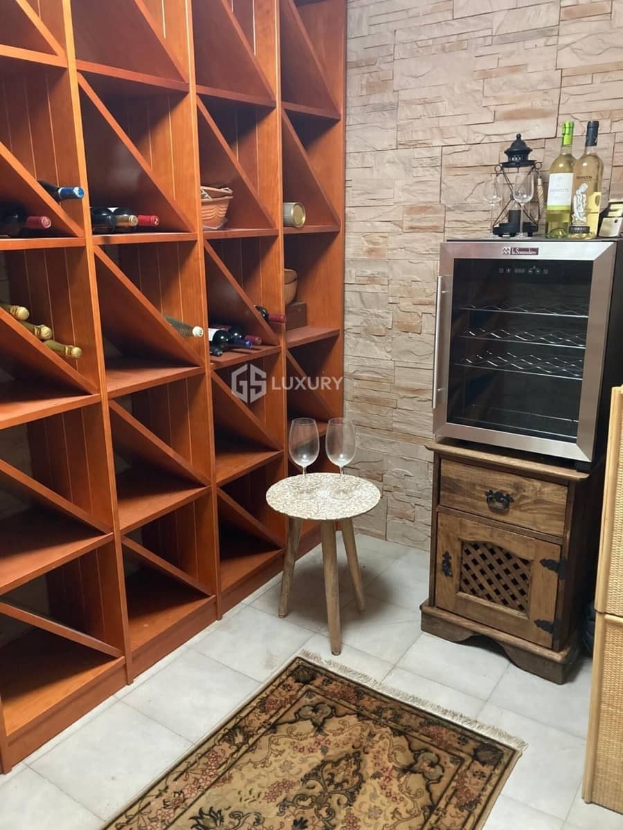 4 bedroom Villa for sale in Santa Ursula with garage - € 1,500,000 (Ref: 9821300)