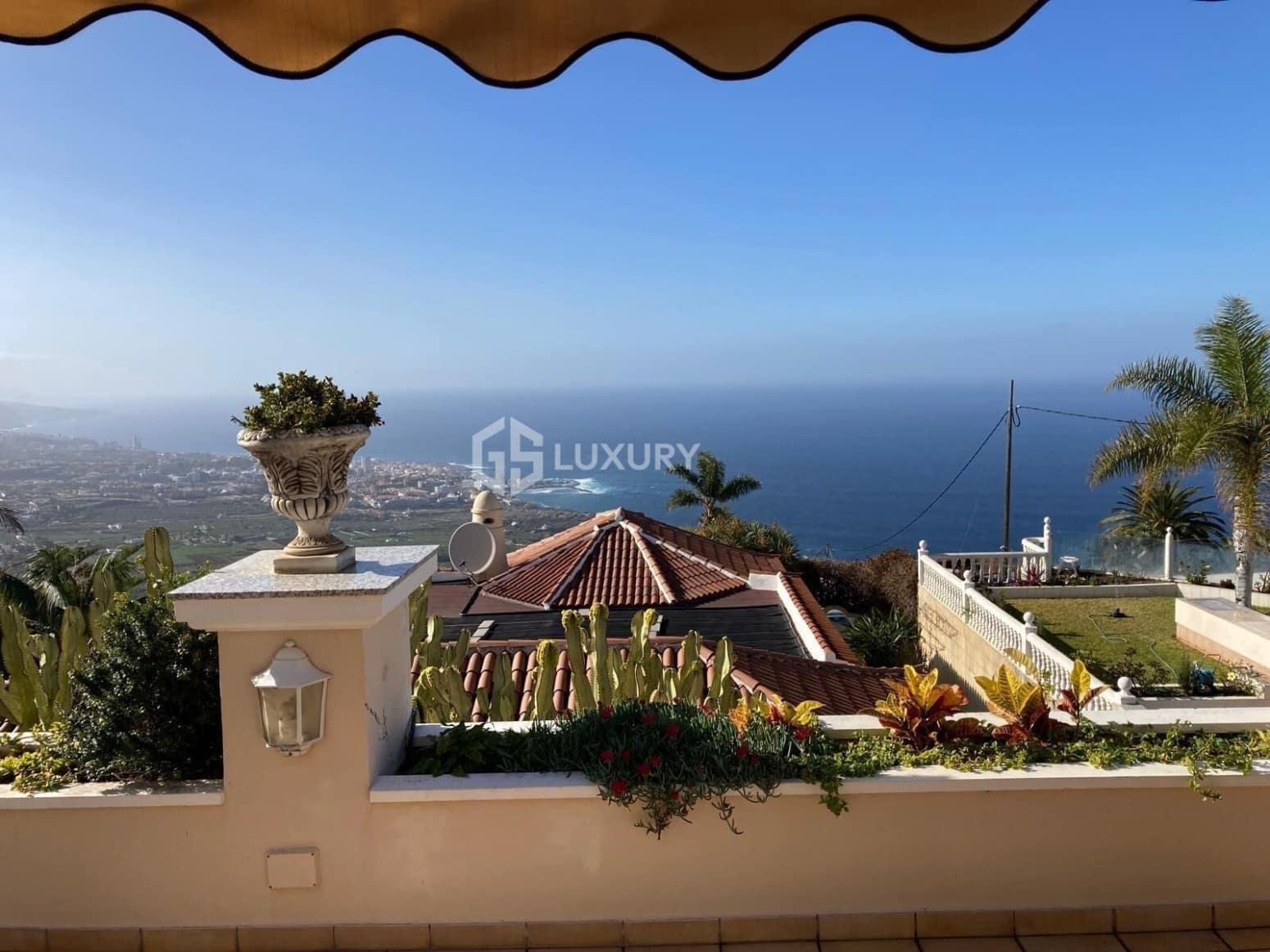 4 bedroom Villa for sale in Santa Ursula with garage - € 1,500,000 (Ref: 9821300)