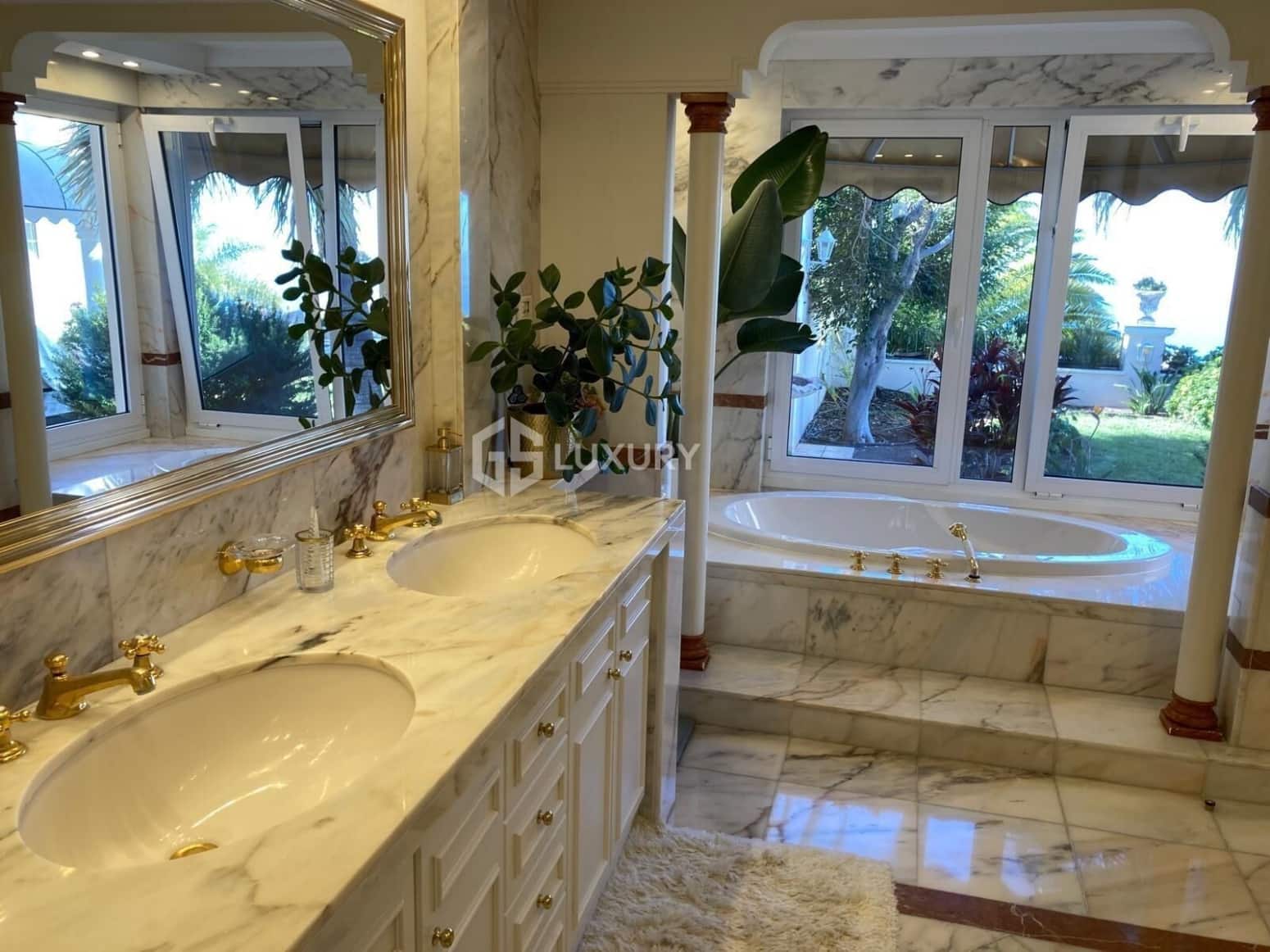 4 bedroom Villa for sale in Santa Ursula with garage - € 1,500,000 (Ref: 9821300)