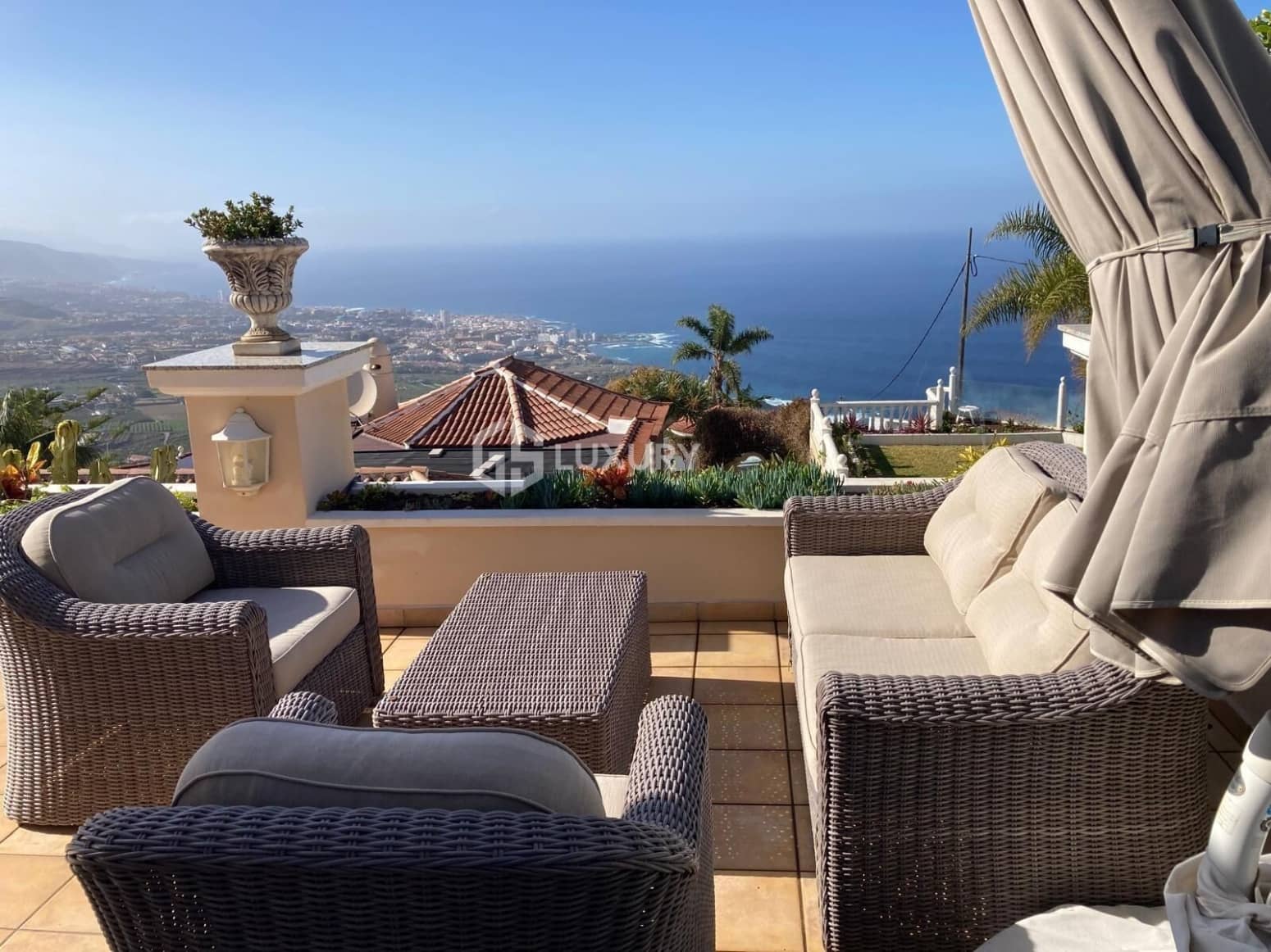 4 bedroom Villa for sale in Santa Ursula with garage - € 1,500,000 (Ref: 9821300)