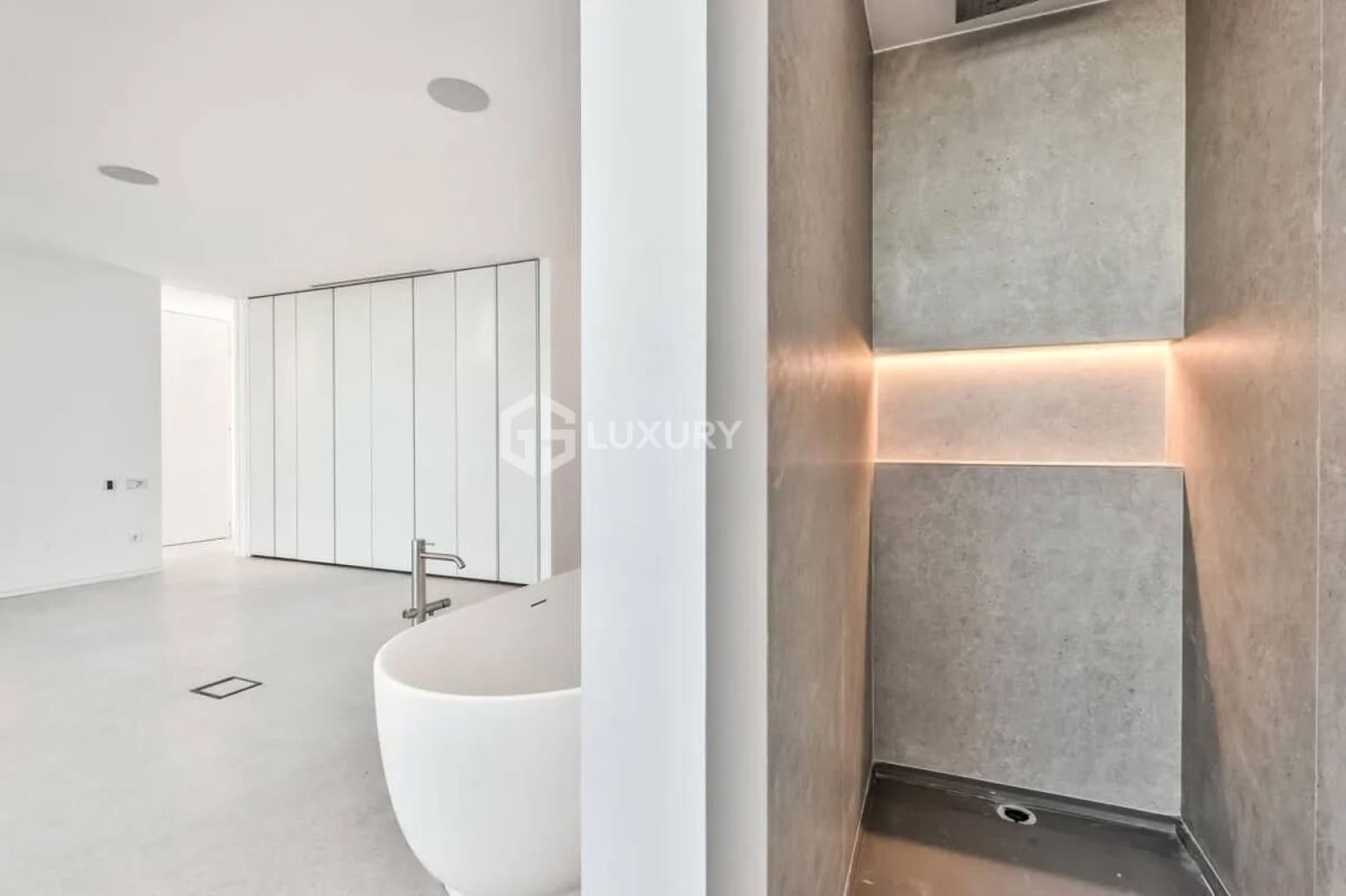 4 chambre Villa/Maison à vendre à Arona avec garage - 2 850 000 € (Ref: 9821301)