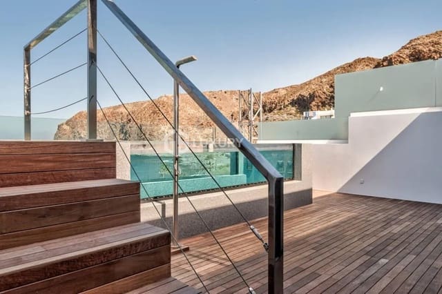 4 chambre Villa/Maison à vendre à Arona avec garage - 2 850 000 € (Ref: 9821301)