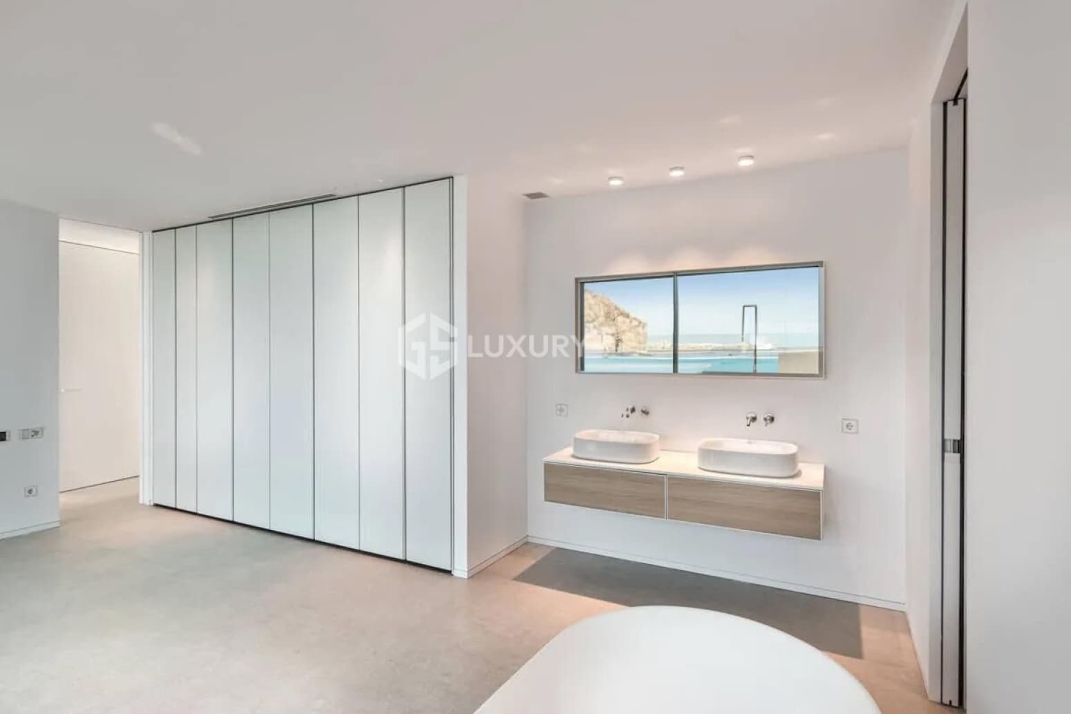 4 chambre Villa/Maison à vendre à Arona avec garage - 2 850 000 € (Ref: 9821301)