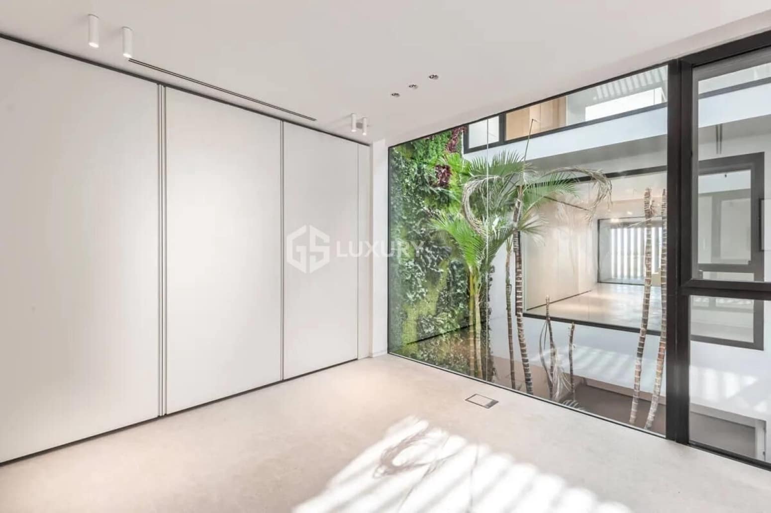 4 chambre Villa/Maison à vendre à Arona avec garage - 2 850 000 € (Ref: 9821301)