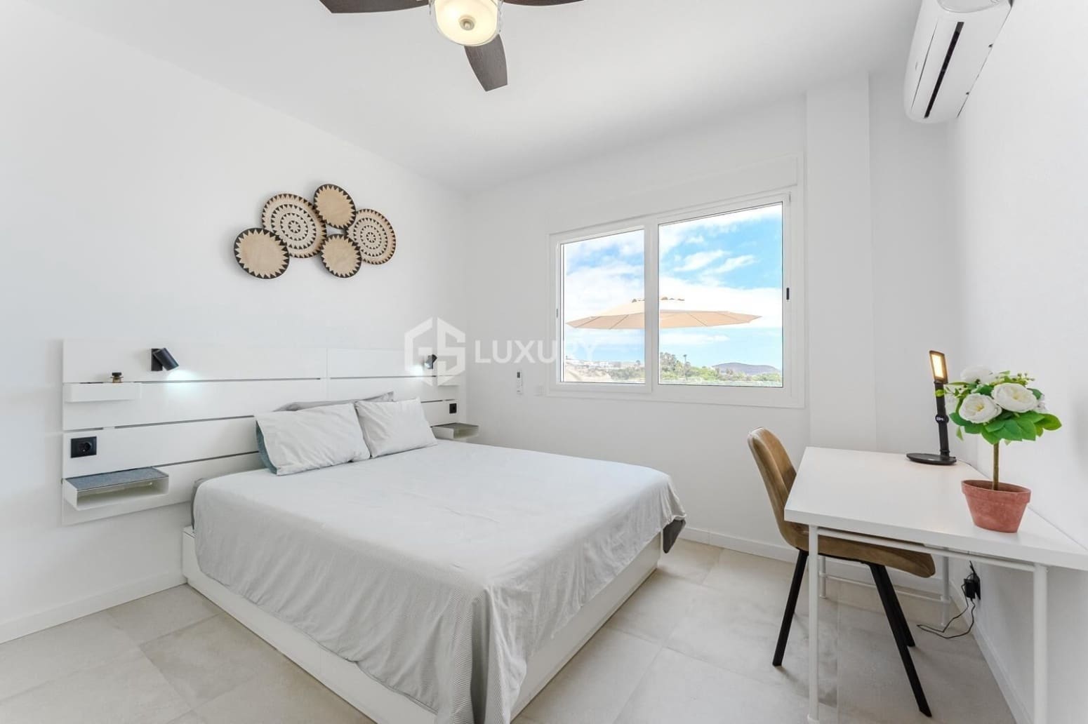 5 soverom Villa til salgs i Adeje med garasje - € 1 900 000 (Ref: 9821302)