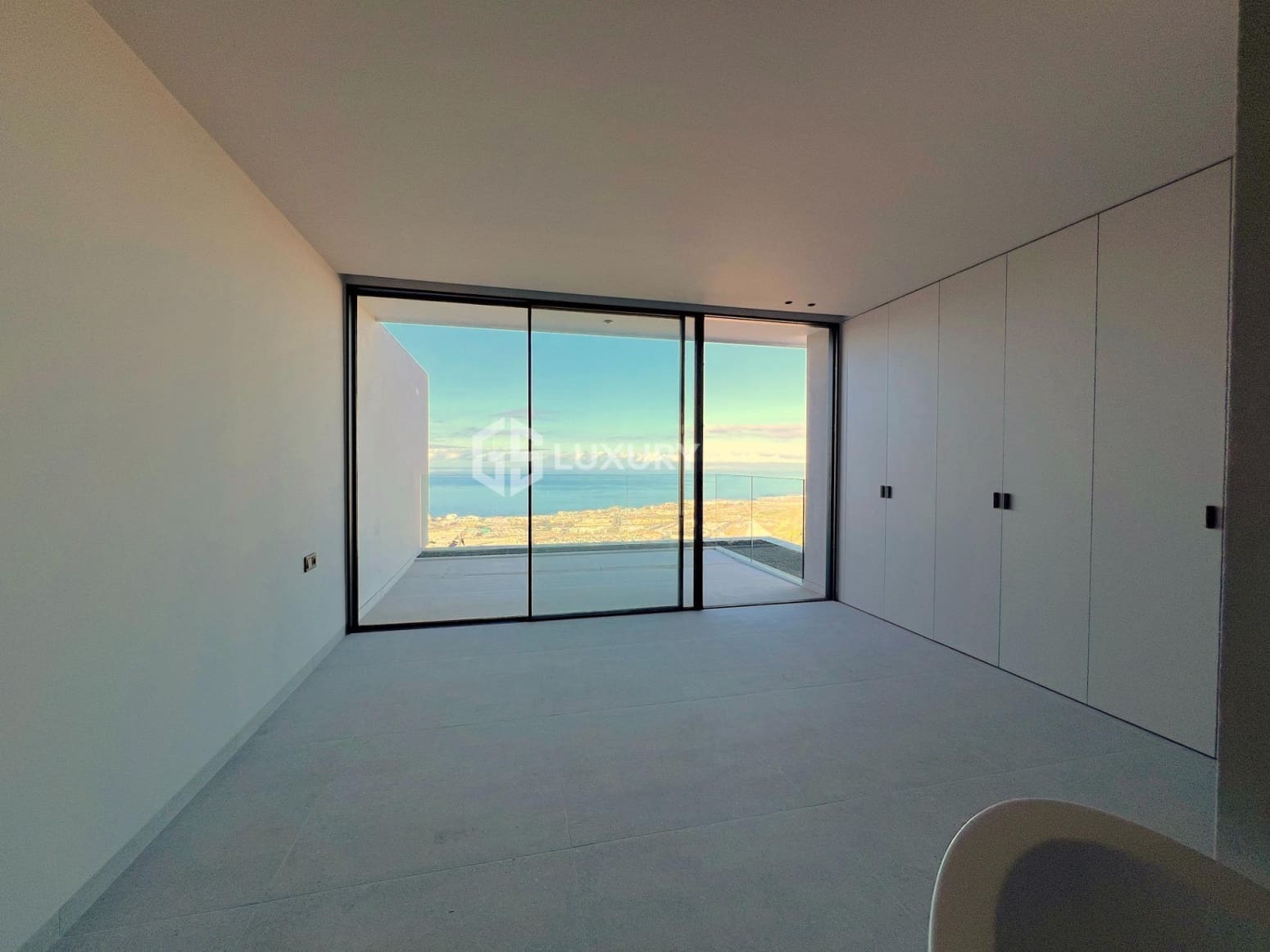 4 slaapkamer Villa te koop in Adeje met garage - € 2.400.000 (Ref: 9821304)